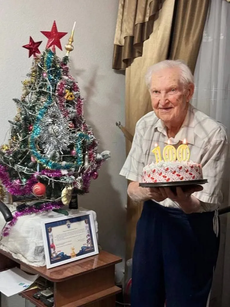 Нашему пациенту  в январе этого года исполнилось 100  ЛЕТ
