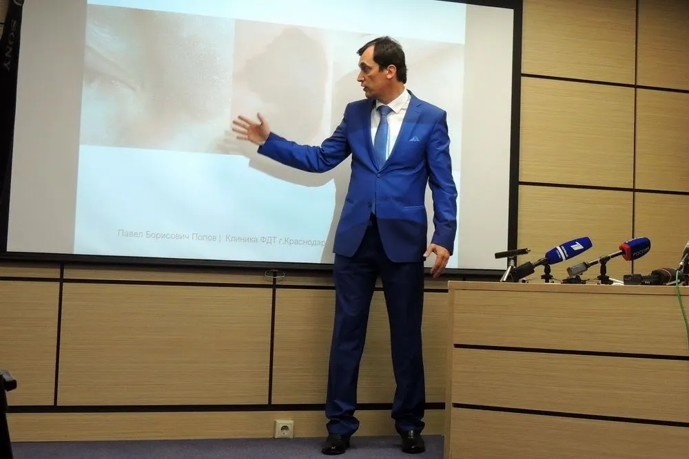 Павел Попов рассказывает о своей работе.Павел Попов рассказывает о своей работе. Фото: АиФ/ Александр Власенко Павел Попов рассказывает о своей работе.Павел Попов рассказывает о своей работе. Фото: АиФ/ Александр Власенко